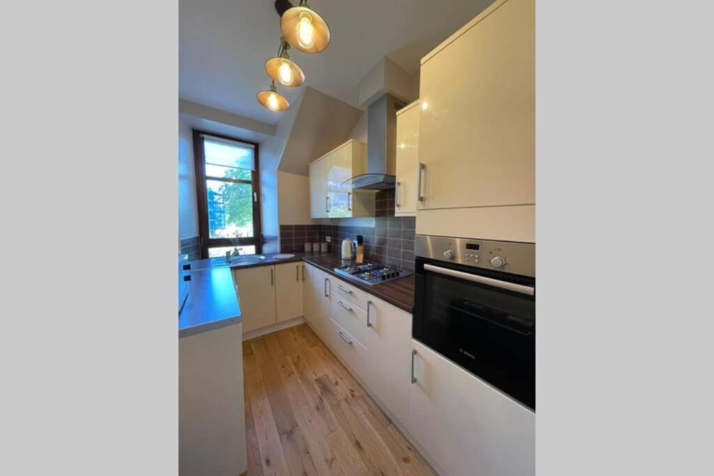 No 10 Immaculate City Centre, Top Floor 2 Bed Flat With Free Parking Inverness Ngoại thất bức ảnh
